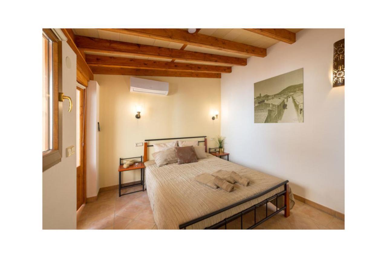 Boutique Hostal "Born53" Im Stadtkern Von Llucmajor, Mallorca Aparthotel Llucmajor  Esterno foto